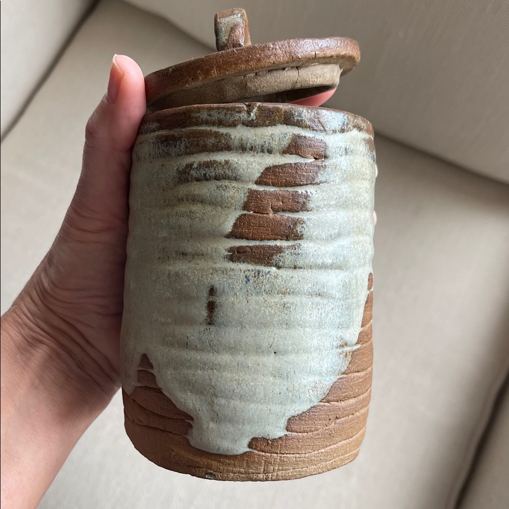 LIDDED POTTERY JAR